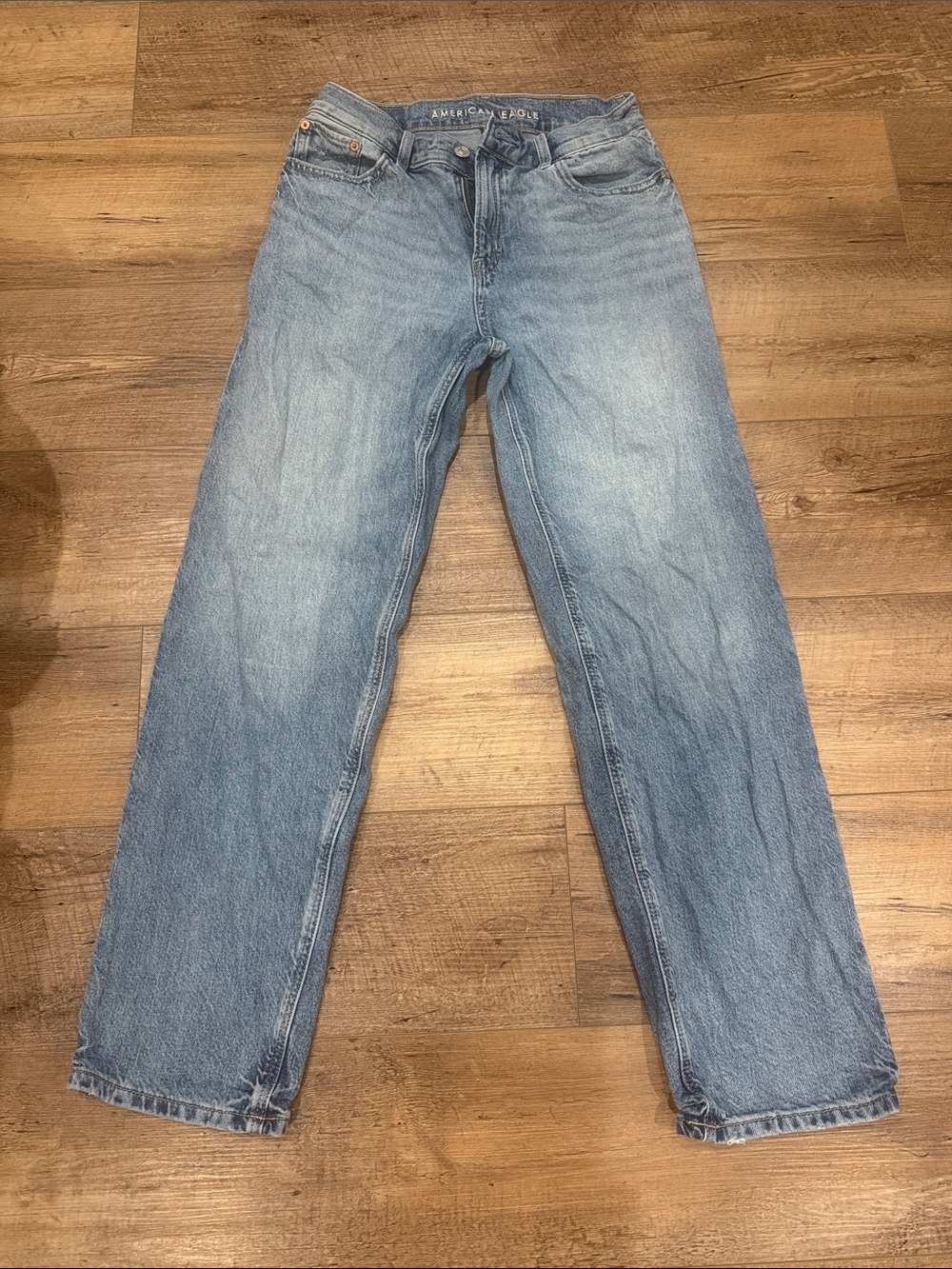 American Eagle Outfitters Light Wash women’s Straight Jeans